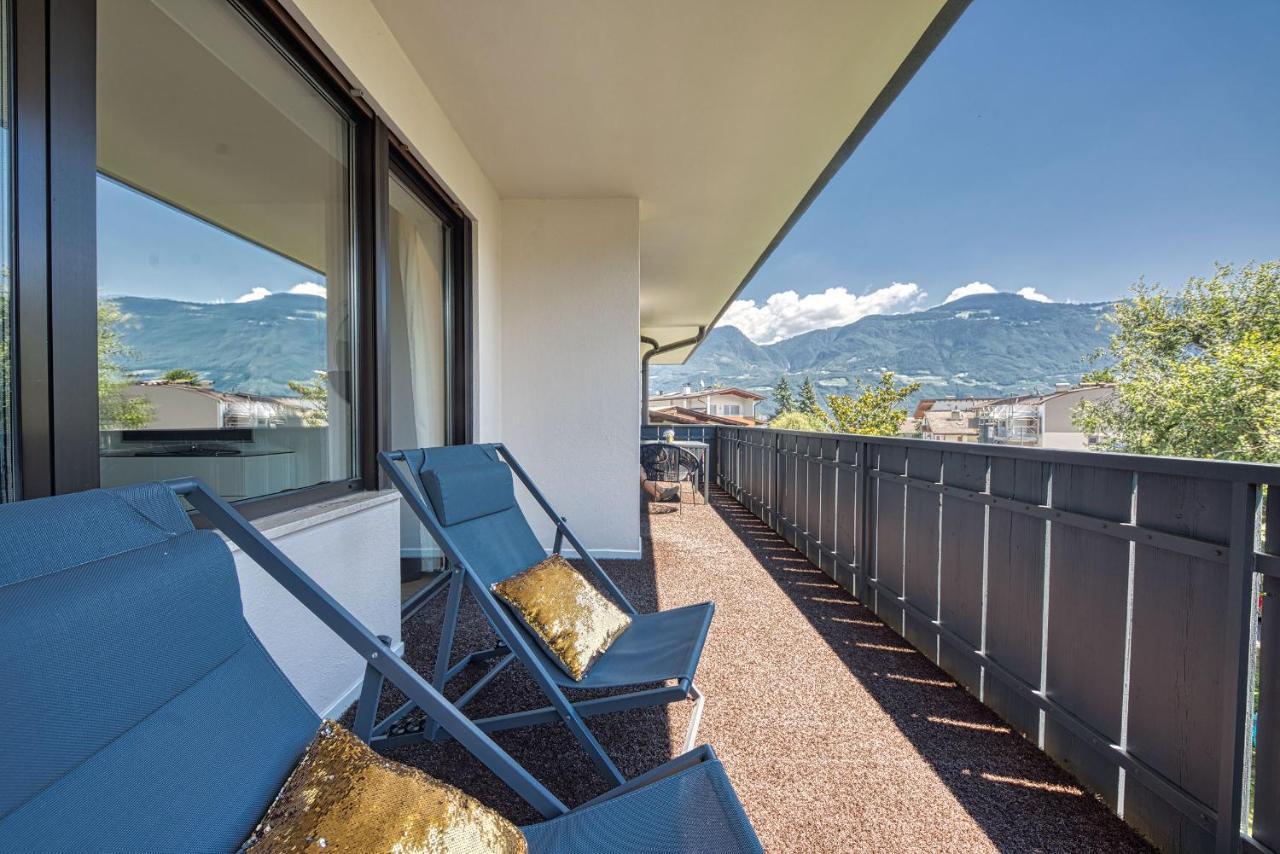 Goldfinger + Suites Lana Exterior photo