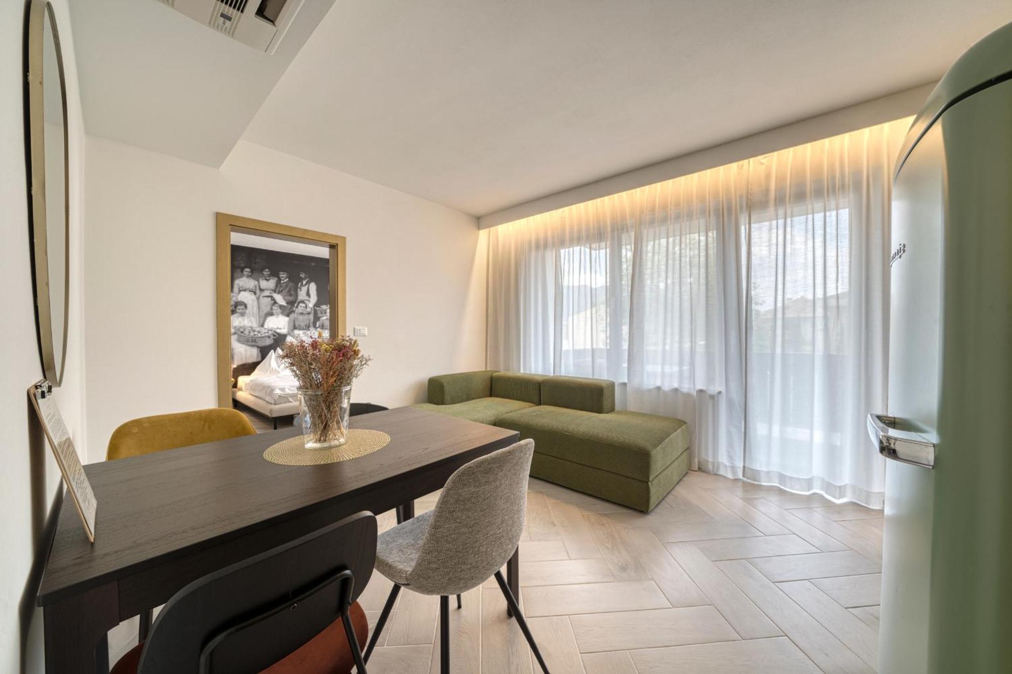 Goldfinger + Suites Lana Exterior photo