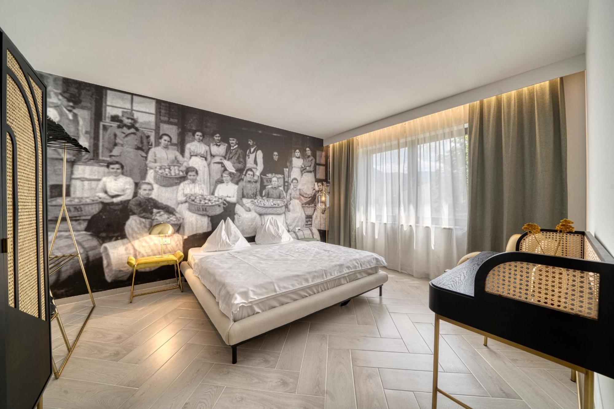 Goldfinger + Suites Lana Exterior photo