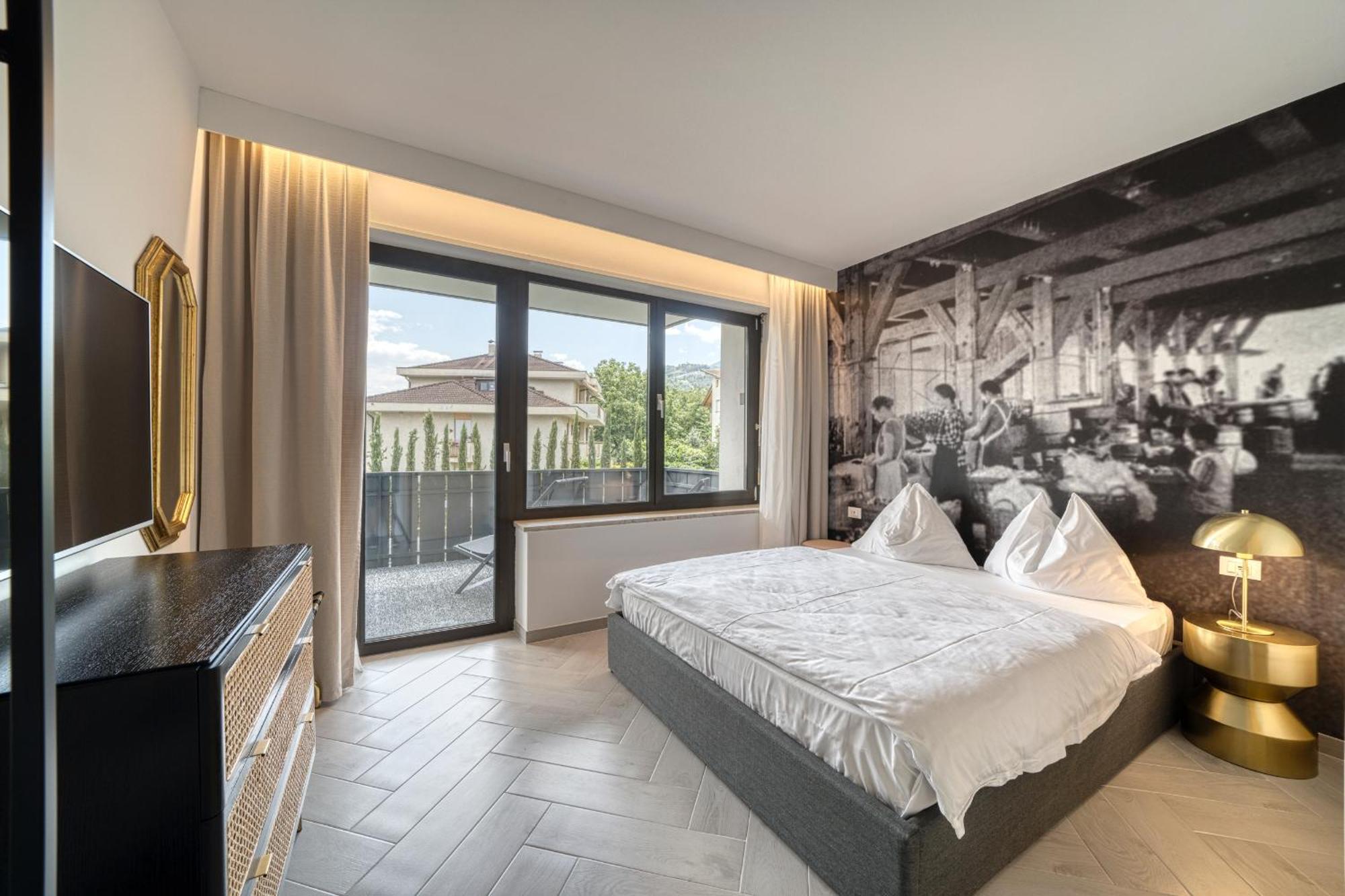 Goldfinger + Suites Lana Exterior photo