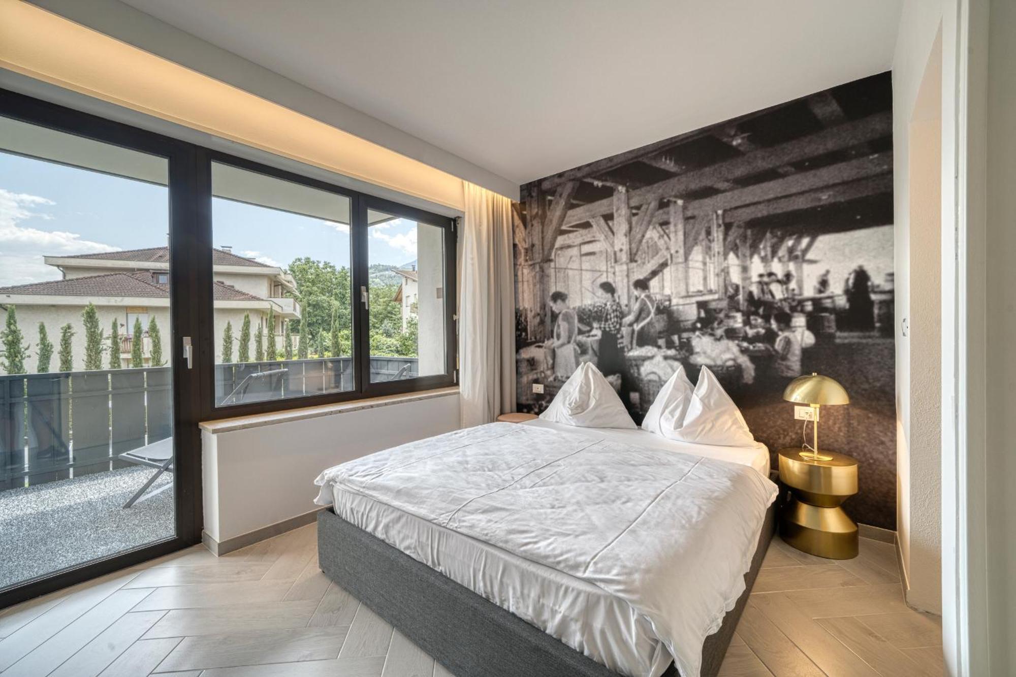 Goldfinger + Suites Lana Exterior photo