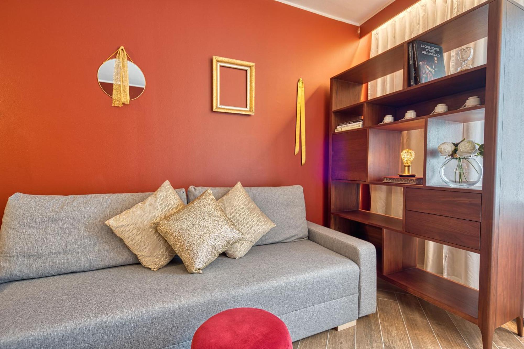 Goldfinger + Suites Lana Room photo