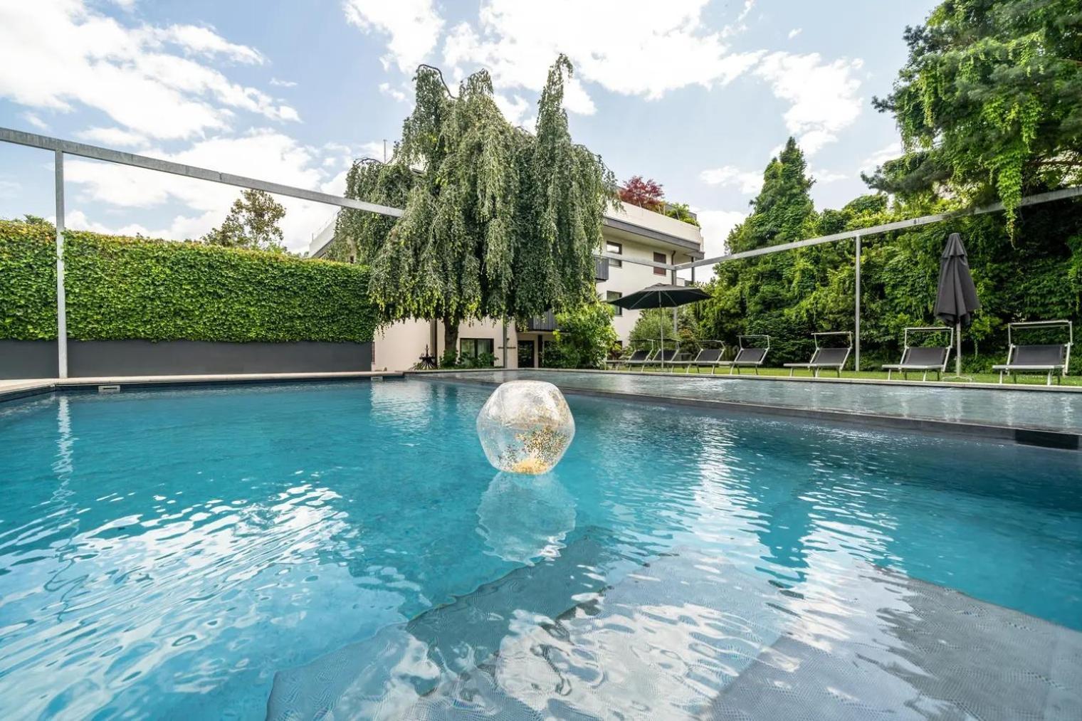 Goldfinger + Suites Lana Exterior photo