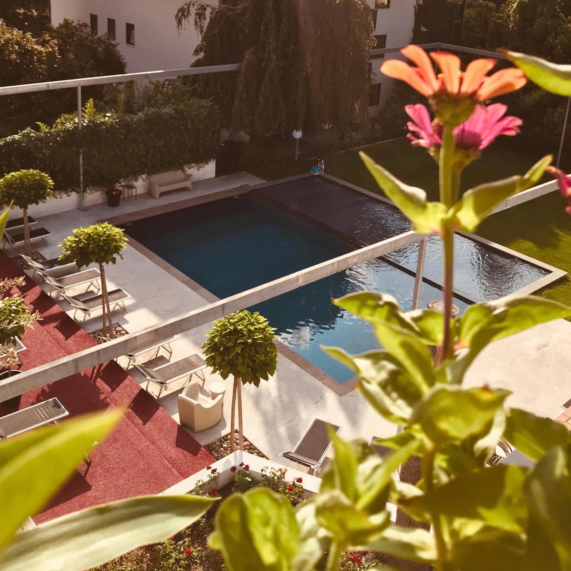 Goldfinger + Suites Lana Exterior photo